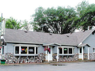 Blader's Dakota Inn