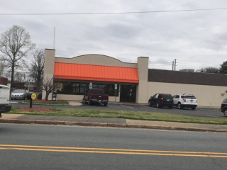 Bojangles ' Famous Chicken 'n Biscuits