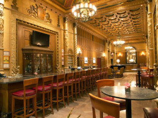 Gallery Bar And Cognac Room Restaurant