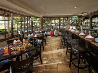 19th Hole Bar And Grill At The Biltmore Miami Restaurant