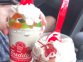 Freddy's Frozen Custard Steakburgers