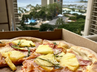California Pizza Kitchen At Center Of Waikiki