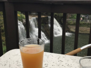 Inn Of Chagrin Falls