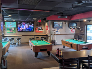 Redbirds Sports And Grill