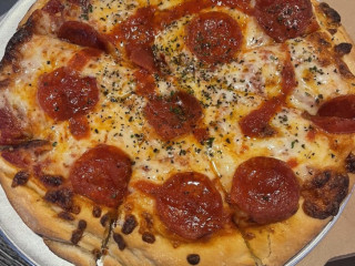 Edgewater Inn Pizza