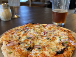 Rock Creek Tavern Pizzeria