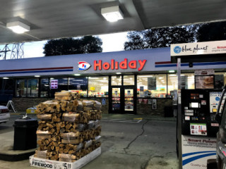 Holiday Stationstores