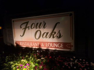 Four Oaks Lounge