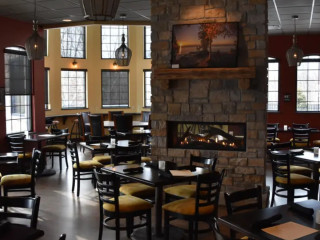 Glacier Ledge Restaurant And Bar