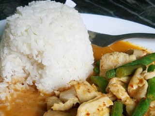 Whoopi Thai Cuisine