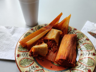 La Leona Tamales