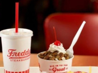 Freddy's Frozen Custard Steakburgers