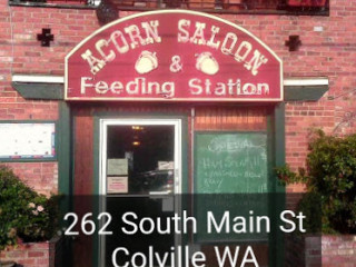 Acorn Saloon Feeding Station