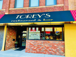 Torey's Restaurant Bar