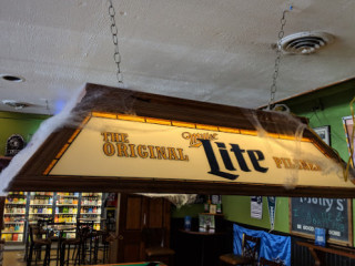Molly's Irish Grille And Sports Pub