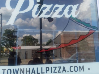 Town Hall Pizza