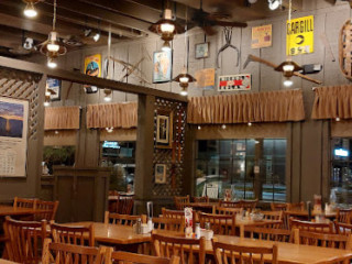 Cracker Barrel Old Country Store Restaurant