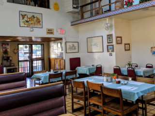 Domingo's Cafe