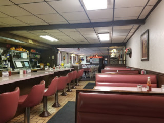 Wayne's Family Diner