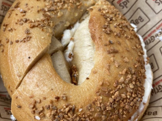 Bagels 'n Grinds