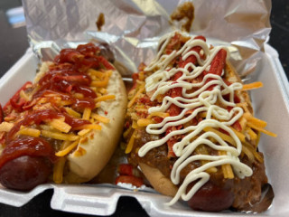 My Famous Daiq's And Dogs (hot Dogs, Daiquiris And Margarita Gourmet Creations)