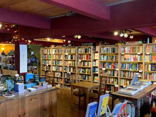 Dudley's Bookshop Cafe