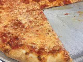 Pavone's Pizza Eatery