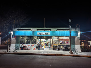 I.v. Deli Mart