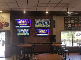 Sidelines Sports Grill