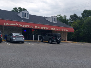 Charlie's Pizza