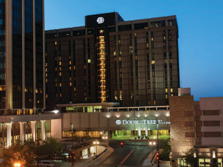 Doubletree By Hilton Omaha Downtown