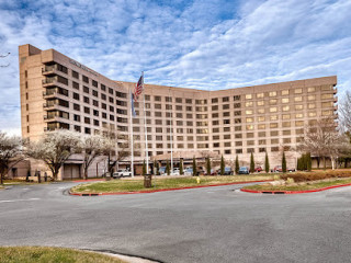 Doubletree By Hilton Tulsa Warren Place