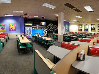 Chuck E Cheese's