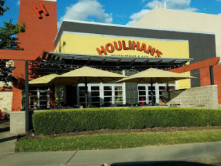 Houlihan's Phone Number, Reservations, Reviews