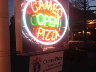 Cameo Pizza