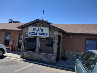 R J's Pizza