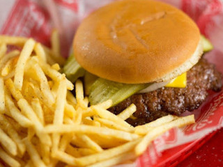 Freddy's Frozen Custard Steakburgers