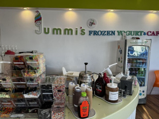 Yummis Frozen Yogurt And Cafe