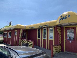 Pat's Chicago Dogs