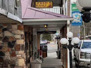 Fred's Fish House In Mammoth Spr