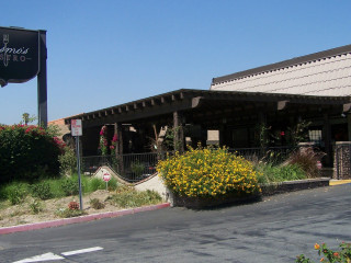 Cosmo's Bistro