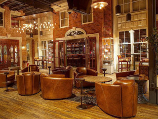 The Montecristo Lounge At J•r Cigar