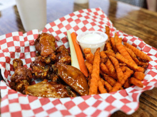 Mack's Wings