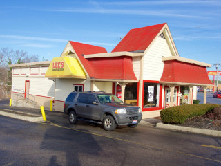 Lee's Famous Recipe Chicken