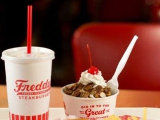 Freddy's Frozen Custard Steakburgers