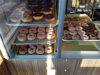 Mendota Donuts