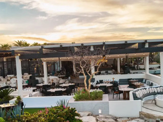 Comal Restaurant & Bar - Chileno Bay Resort & Residences