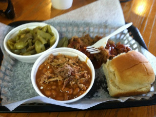 Larry's -b-q