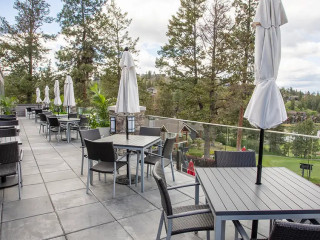 Range Lounge & Grill at Predator Ridge Resort