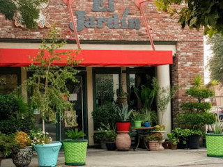 EL Jardin Restaurant